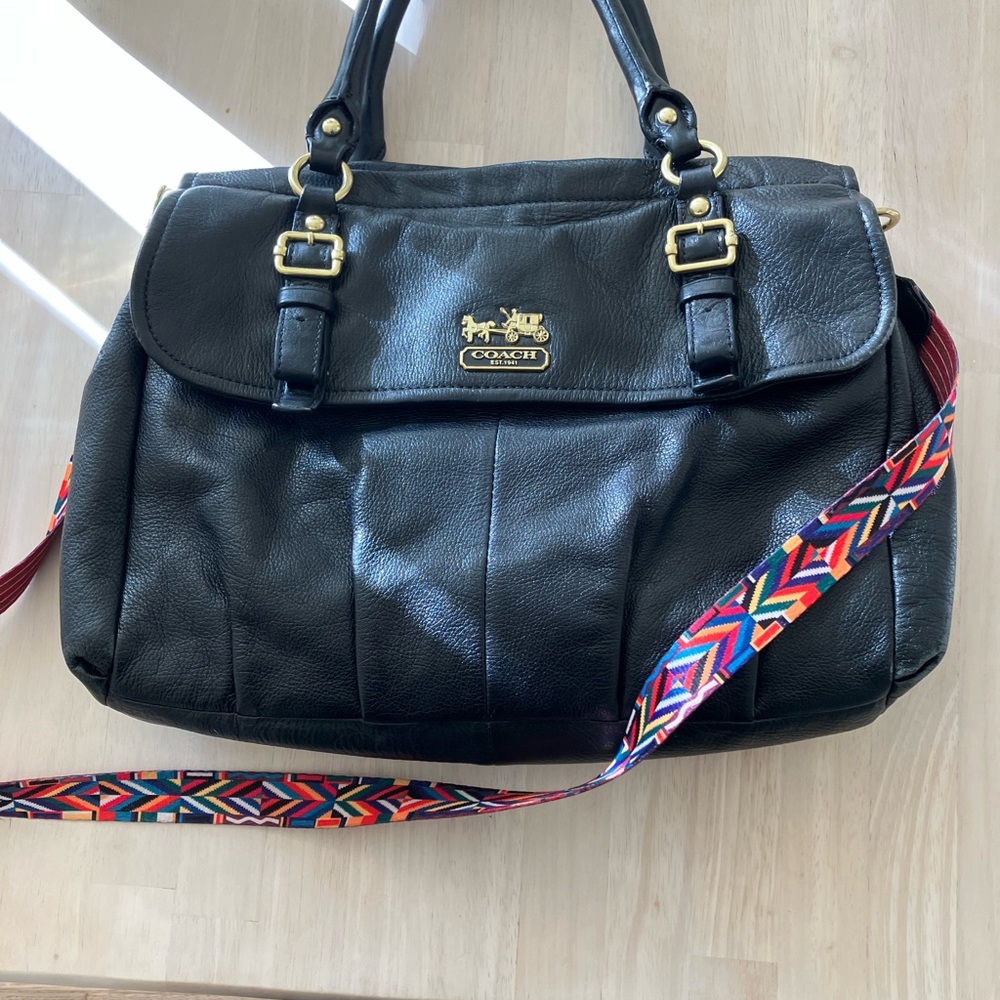 Coach leather bag with detachable strap